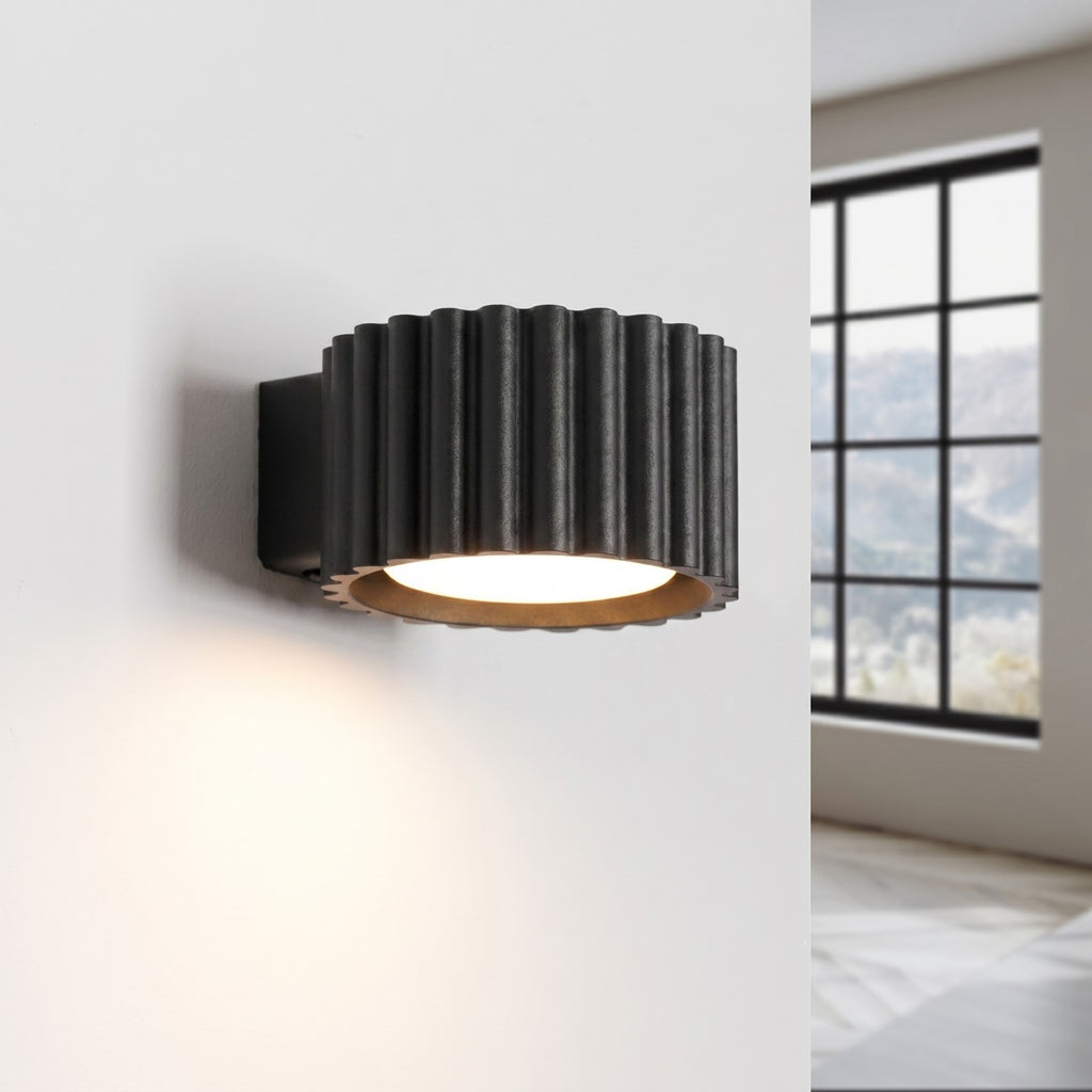Applique murale Aura aluminium noir GX53 vue de trois quarts