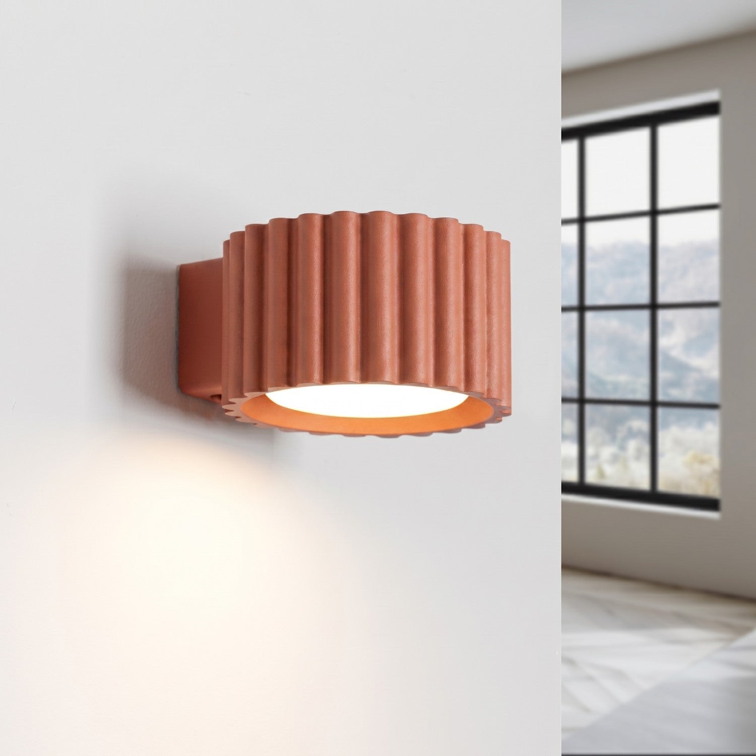Applique murale Aura aluminium rouge ocre GX53 vue de trois quarts