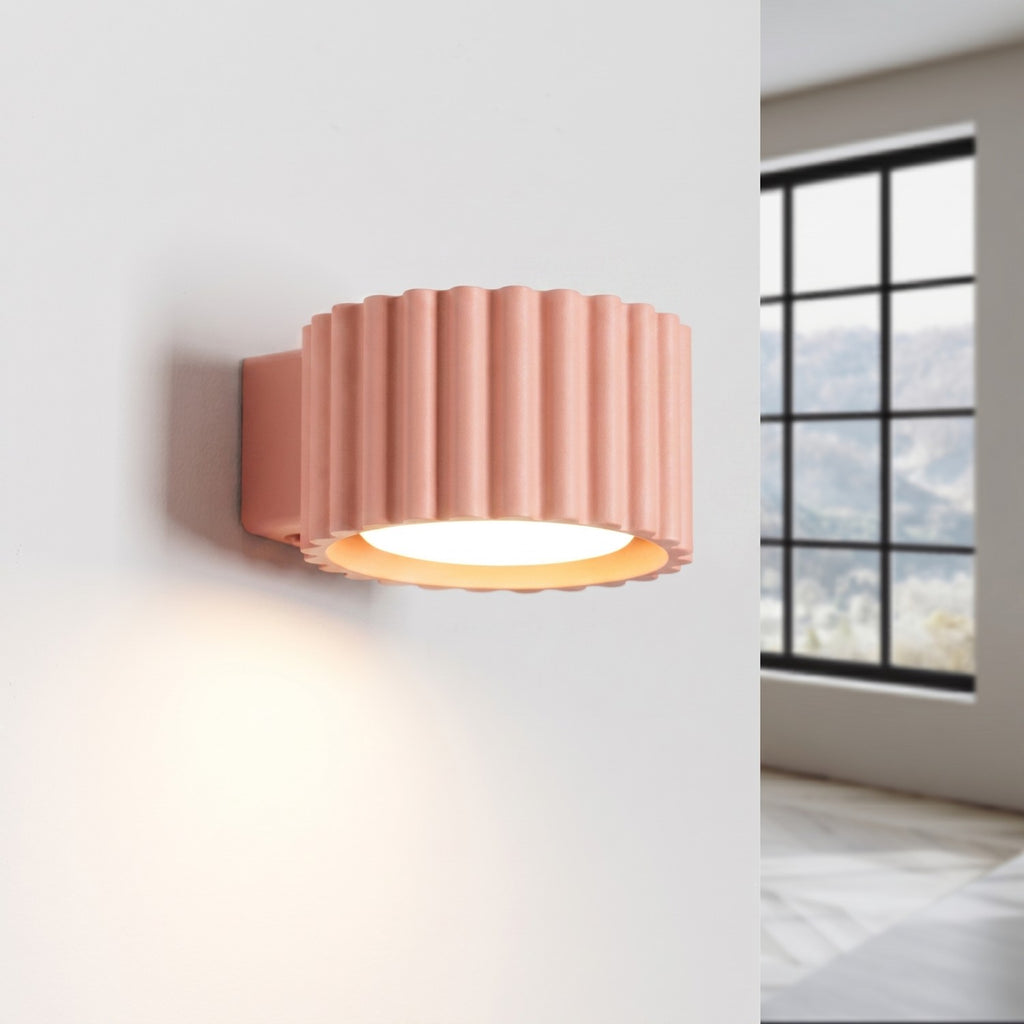 Applique murale Aura aluminium pêche GX53 vue de trois quarts