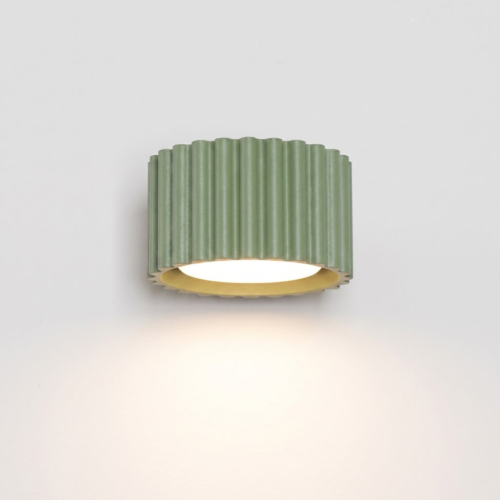 Applique murale Aura aluminium vert sauge GX53 en situation