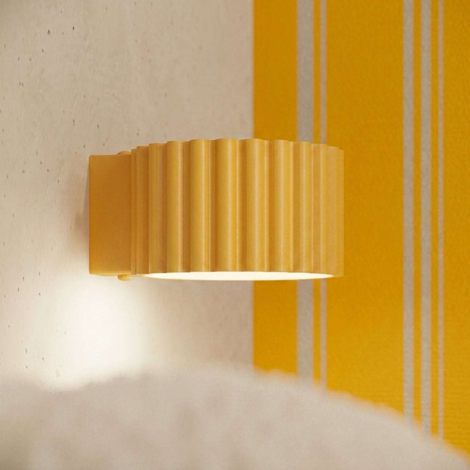 Applique murale Aura aluminium jaune GX53 de face