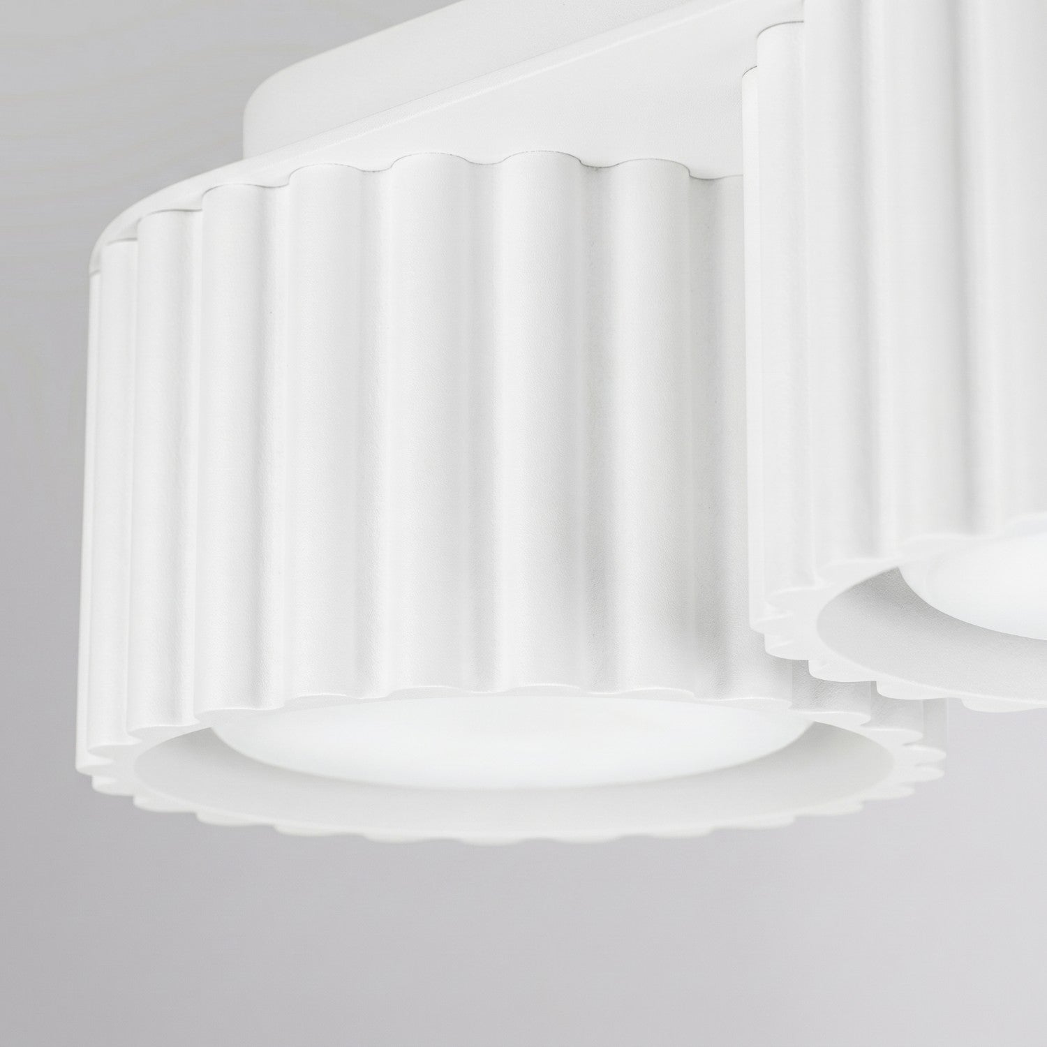 Plafonnier Aura 3 aluminium blanc GX53 détail des cannelures