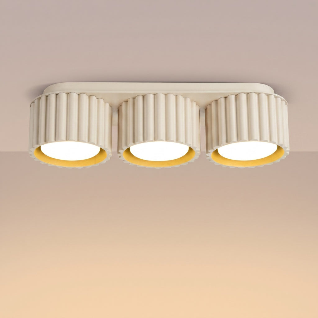 Plafonnier Aura 3 aluminium beige GX53 vue de trois quarts