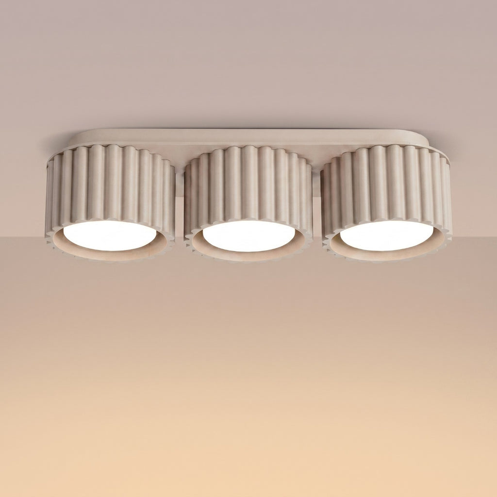 Plafonnier Aura 3 aluminium taupe GX53 vue de trois quarts