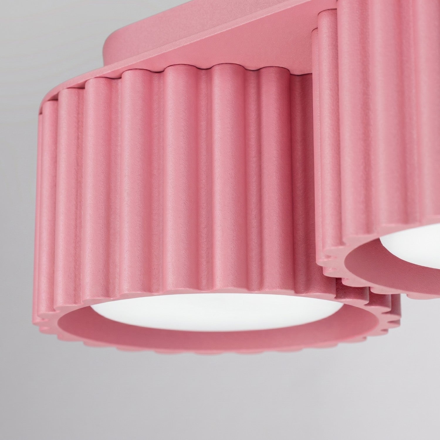 Plafonnier Aura 3 aluminium rose GX53 détail des cannelures