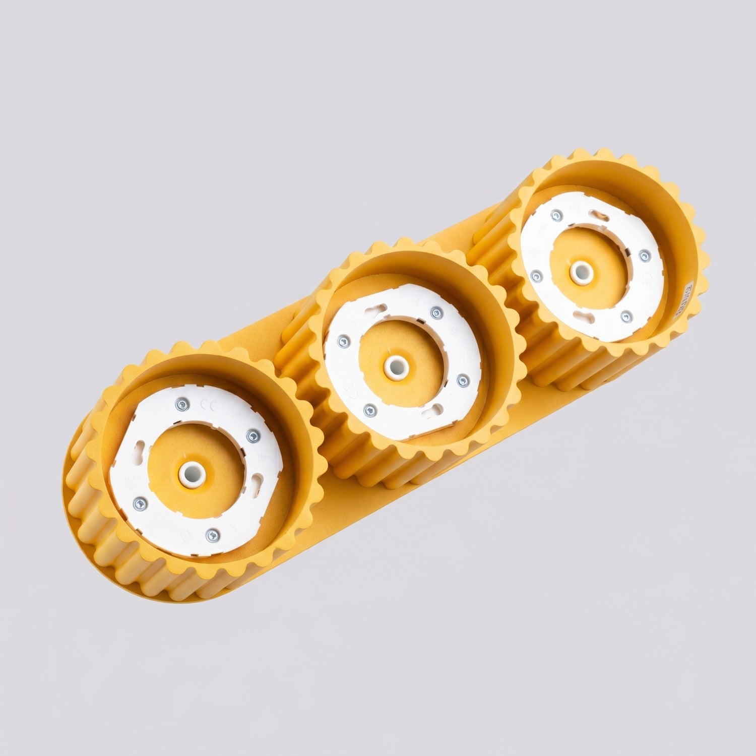 Plafonnier Aura 3 aluminium jaune GX53 vue rapprochée