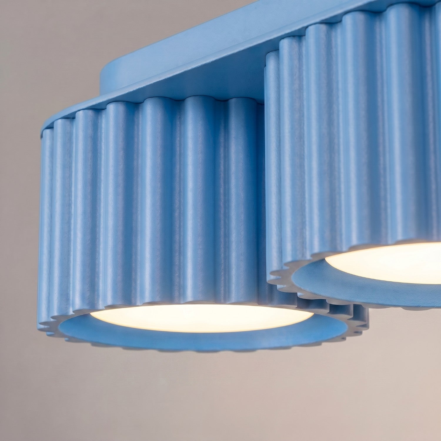 Plafonnier Aura 3 aluminium bleu clair GX53 en situation