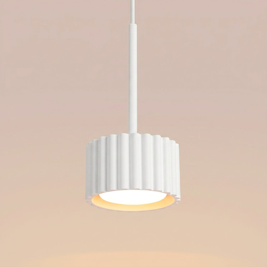 Suspension Aura 1 lumière aluminium blanc GX53 détail des cannelures