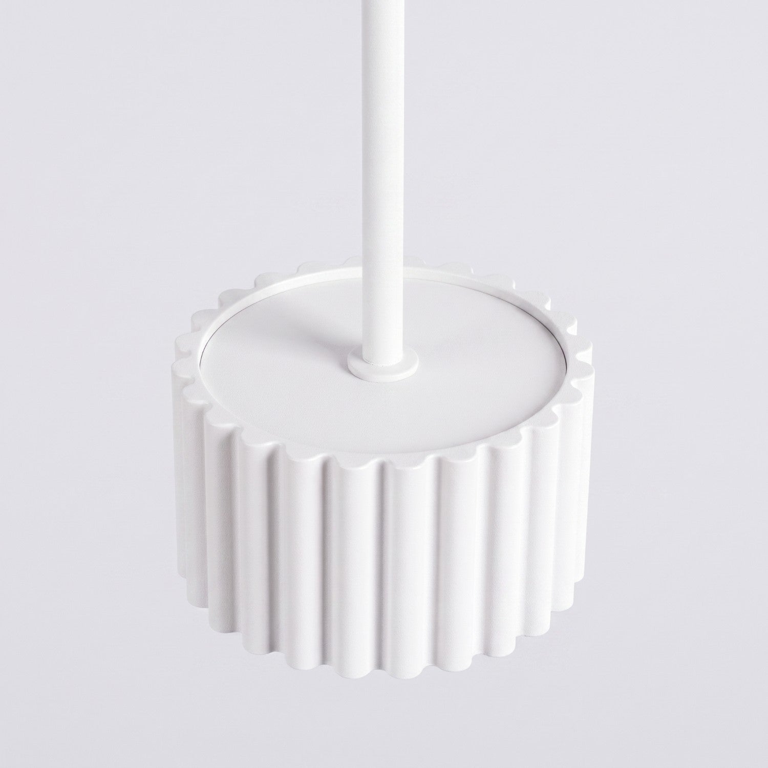 Suspension Aura 1 lumière aluminium blanc GX53 vue rapprochée