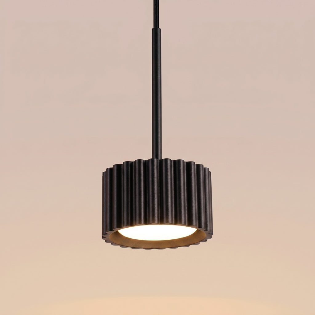 Suspension Aura 1 lumière aluminium noir GX53 détail des cannelures
