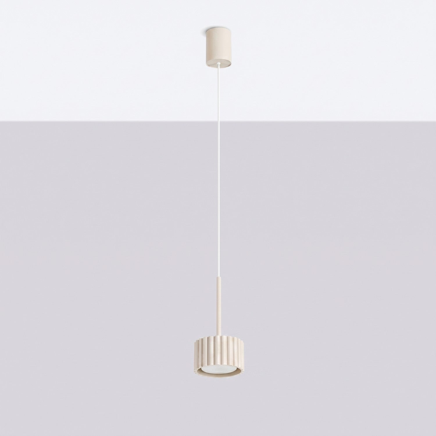 Suspension Aura 1 lumière aluminium beige GX53 vue de profil