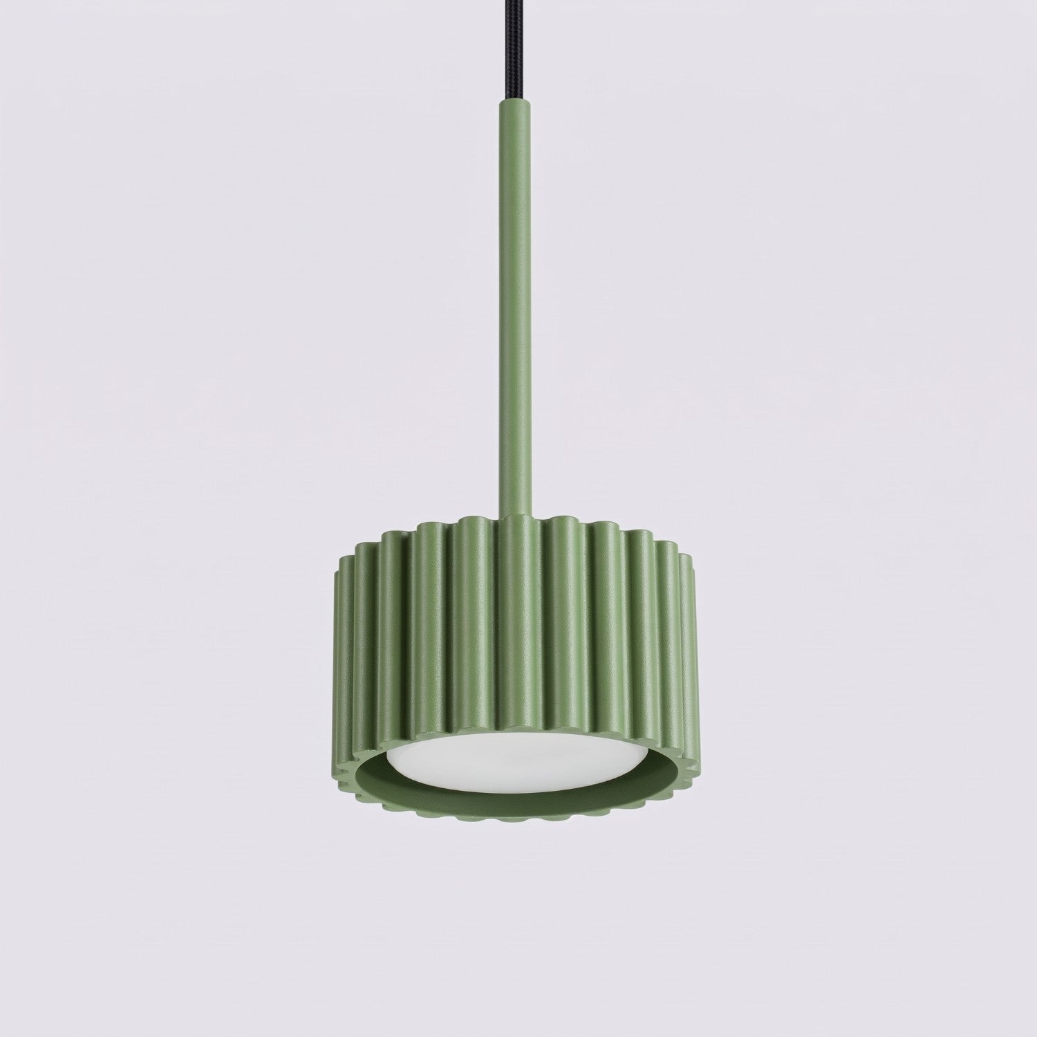 Suspension Aura 1 lumière aluminium vert olive GX53 en situation