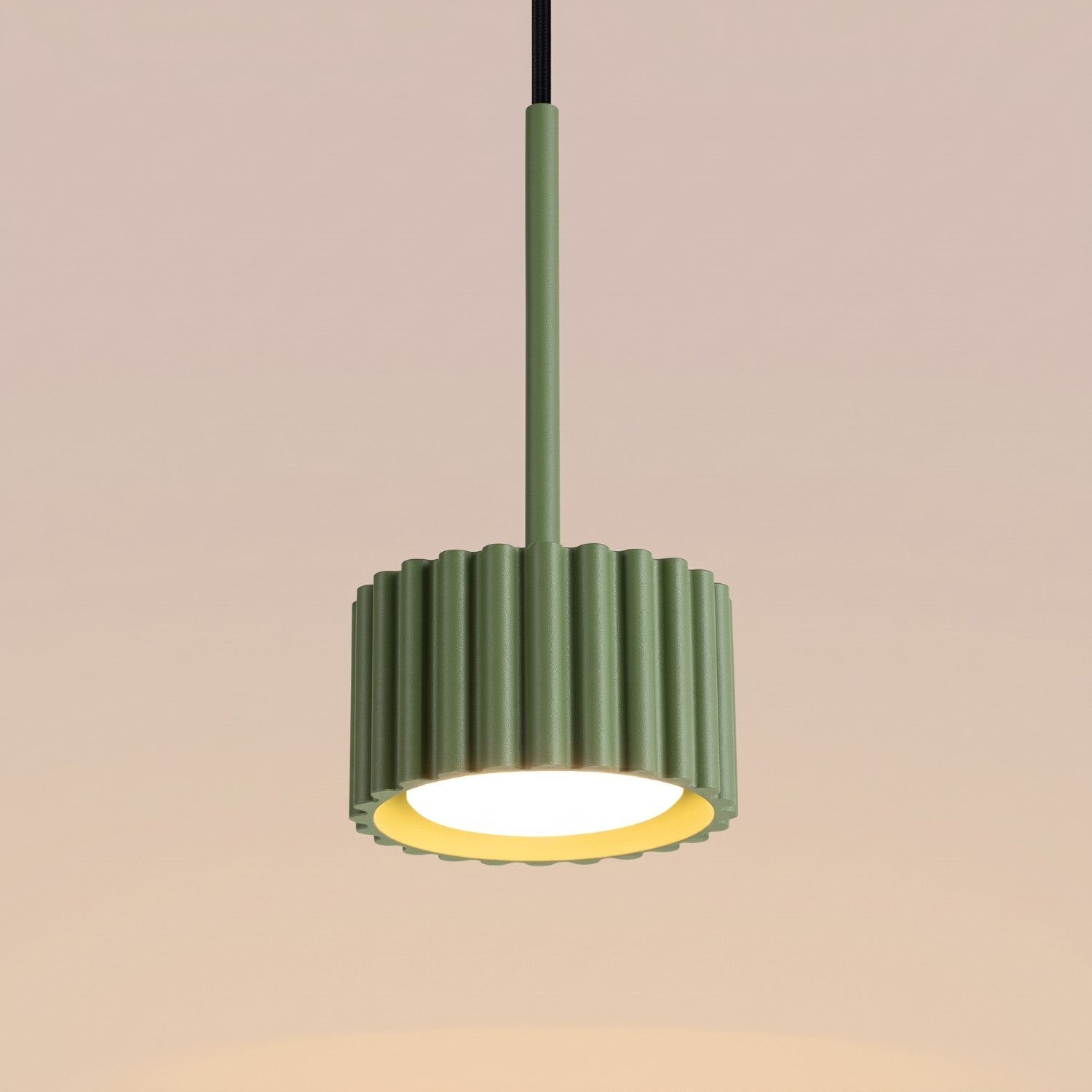Suspension Aura 1 lumière aluminium vert olive GX53 détail des cannelures