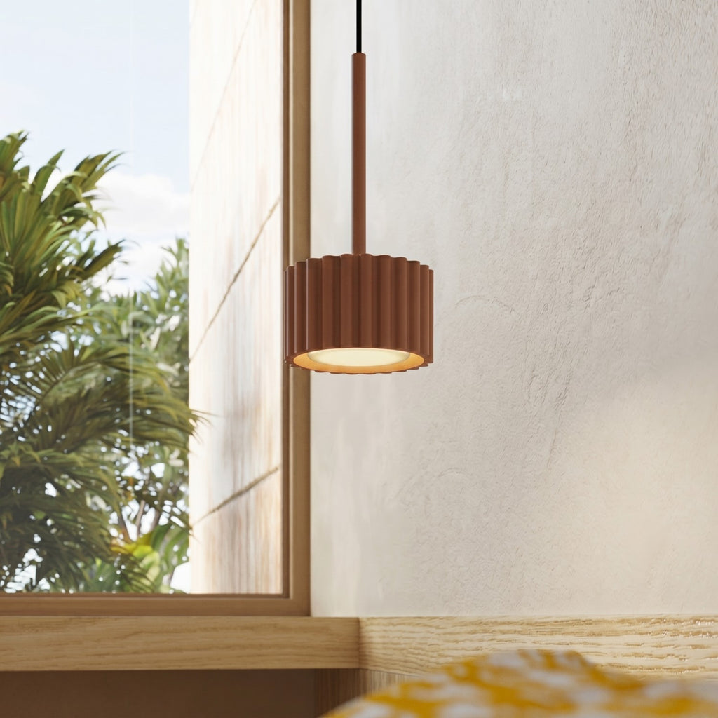 Suspension Aura 1 lumière aluminium mocca GX53 vue de trois quarts