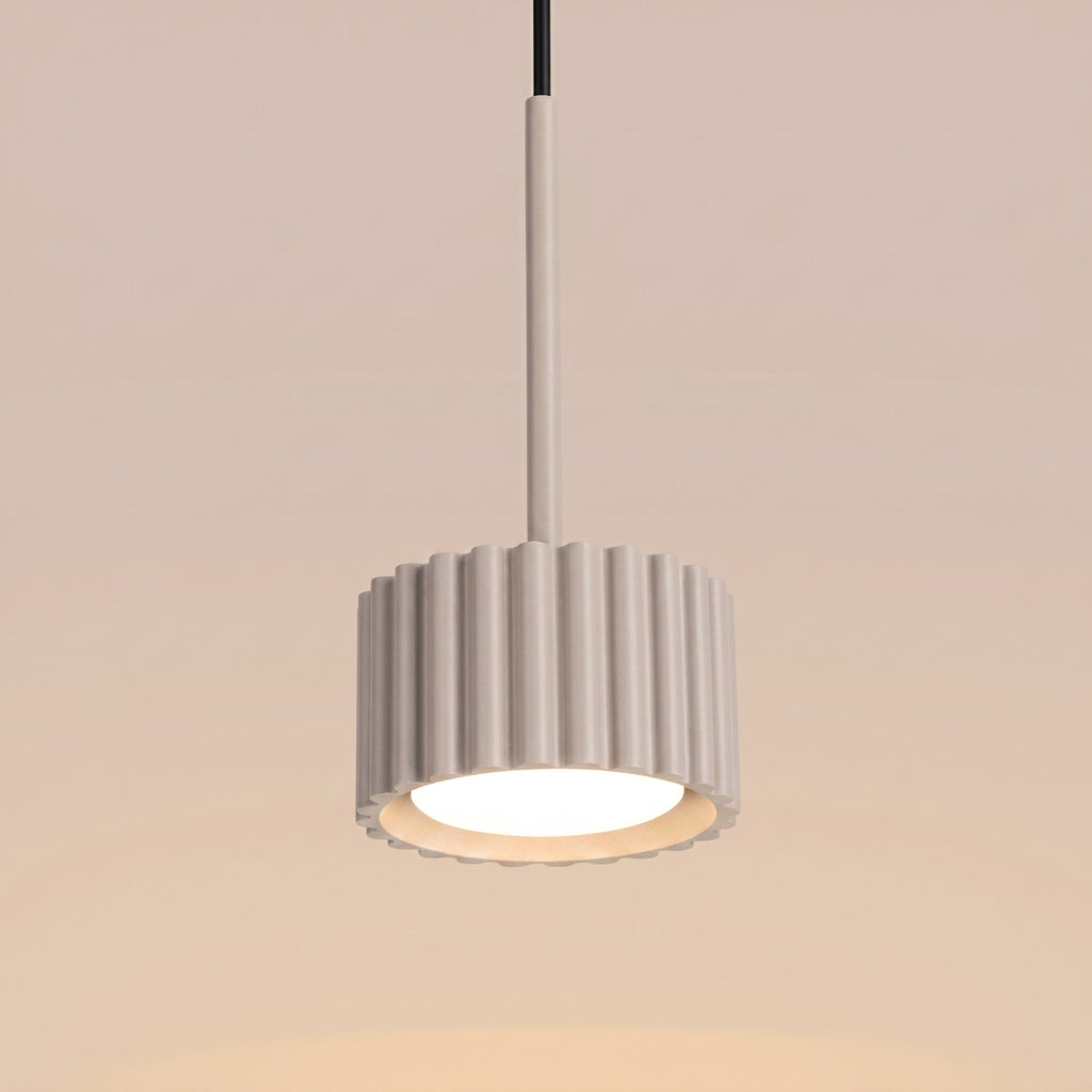 Suspension Aura 1 lumière aluminium taupe GX53 détail des cannelures