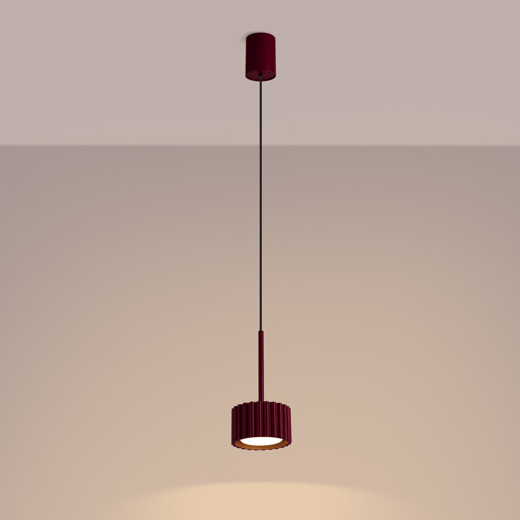 Suspension Aura 1 lumière aluminium bordeaux GX53 vue de trois quarts