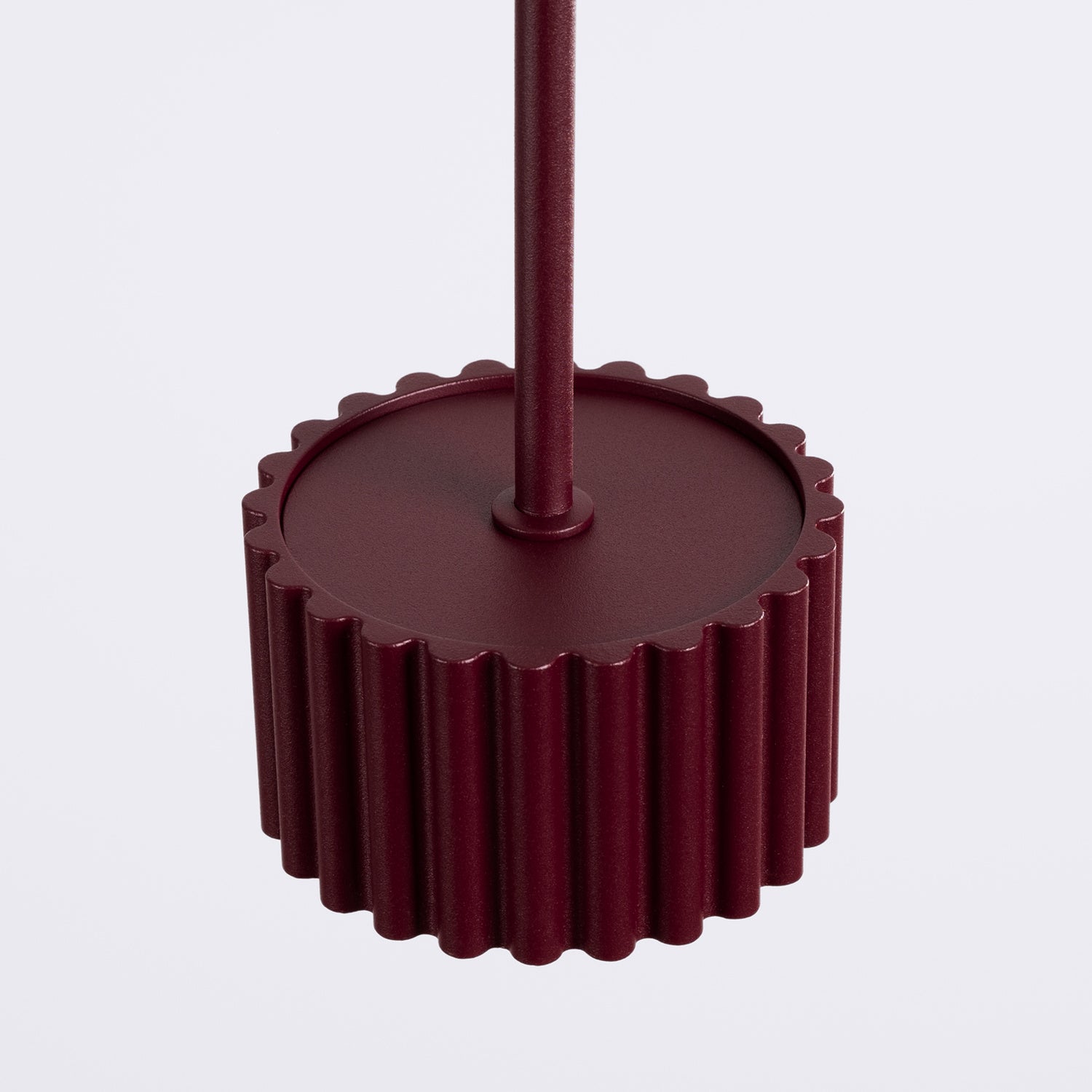 Suspension Aura 1 lumière aluminium bordeaux GX53 détail des cannelures