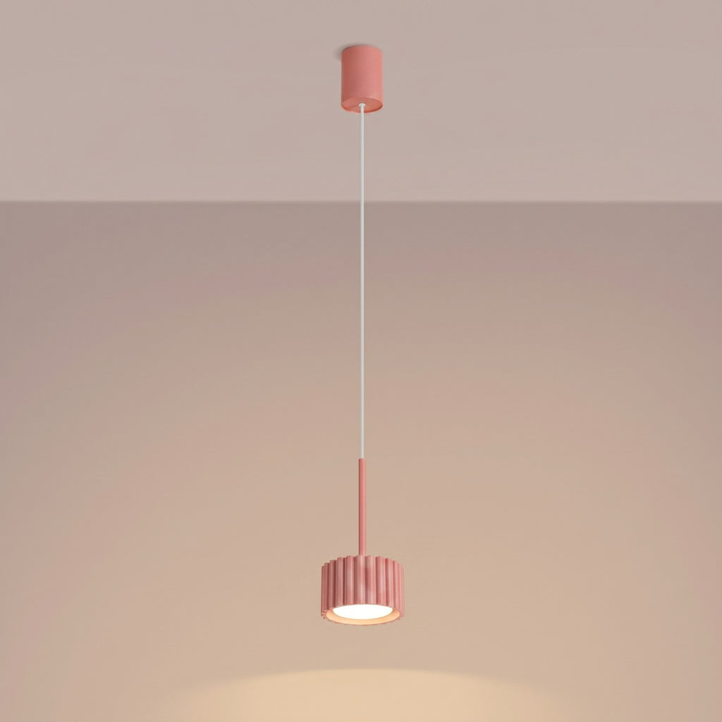 Suspension Aura 1 lumière aluminium pêche GX53 vue de trois quarts