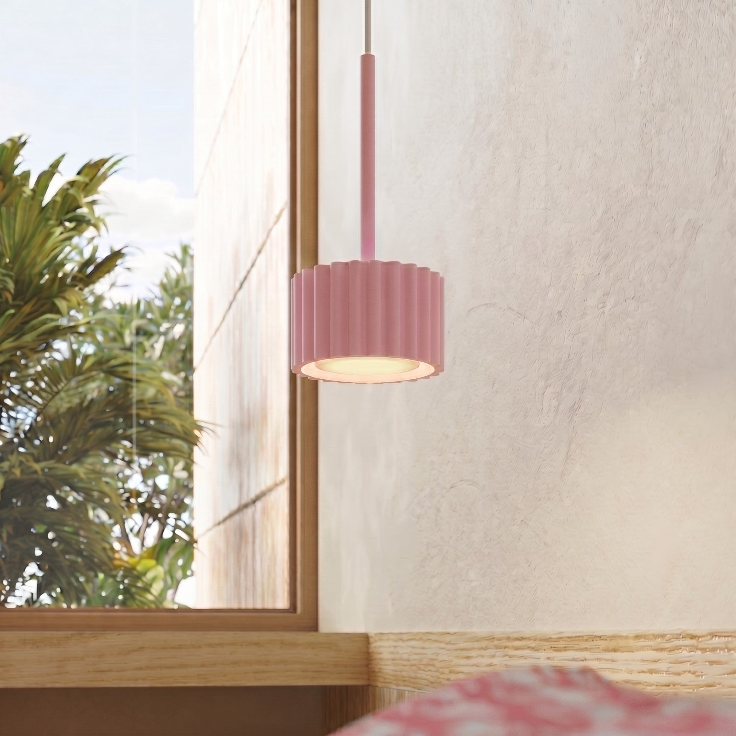 Suspension Aura 1 lumière aluminium rose GX53 vue de trois quarts