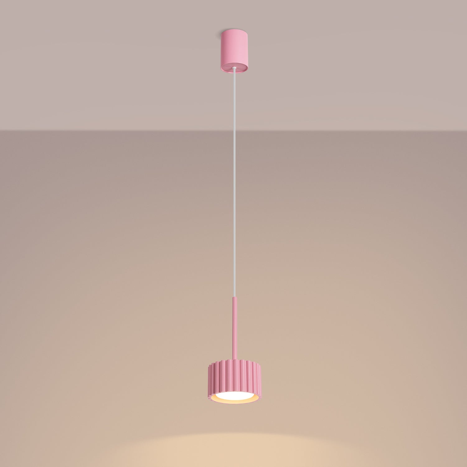 Suspension Aura 1 lumière aluminium rose GX53 vue de trois quarts