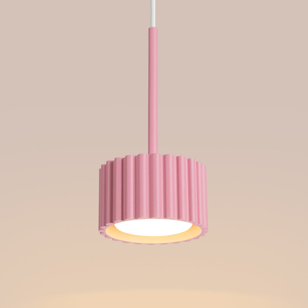 Suspension Aura 1 lumière aluminium rose GX53 détail des cannelures