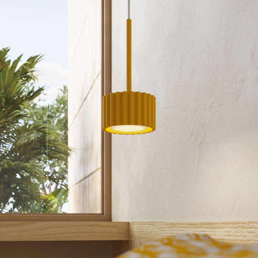 Suspension Aura 1 lumière aluminium jaune GX53 vue de trois quarts