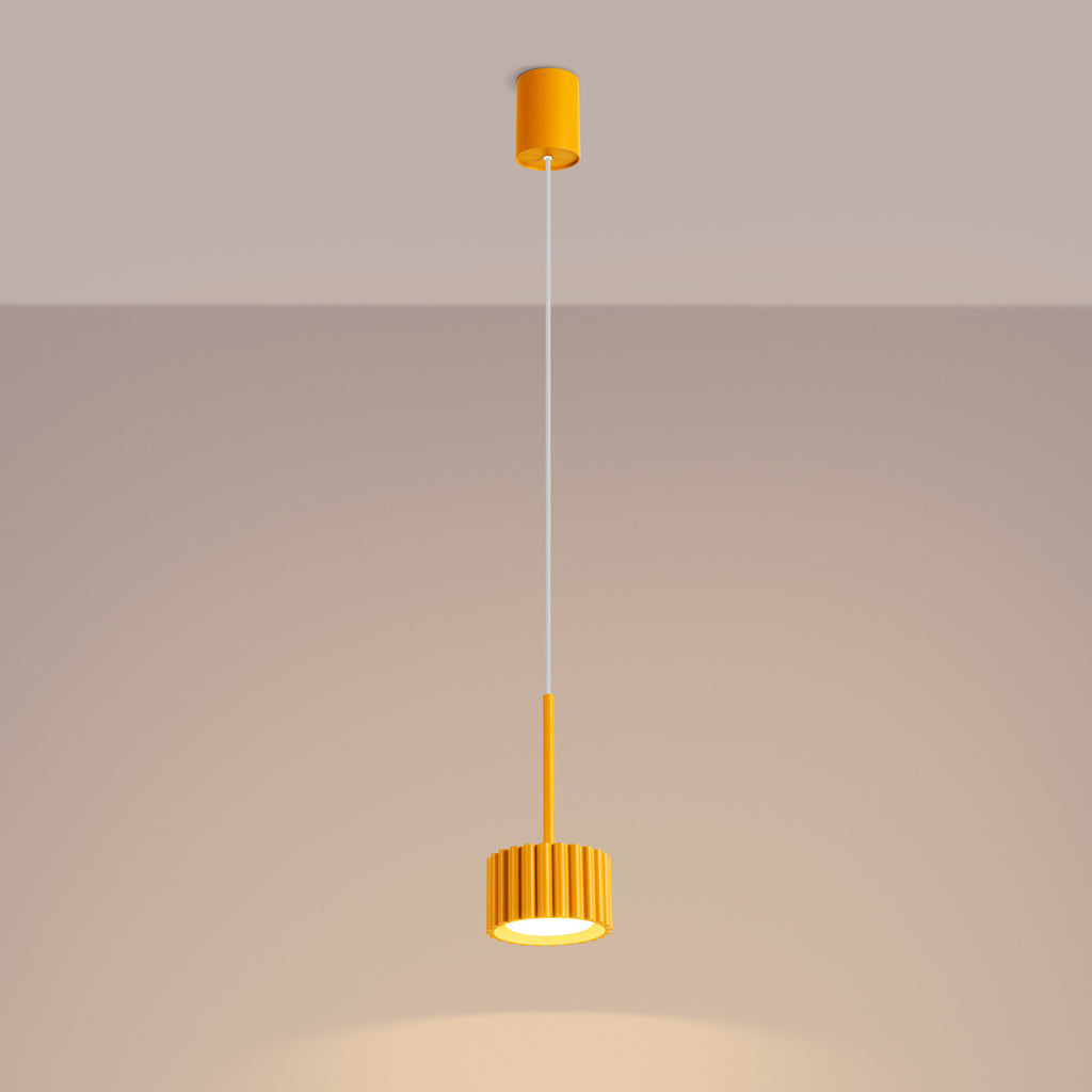 Suspension Aura 1 lumière aluminium jaune GX53 vue de trois quarts