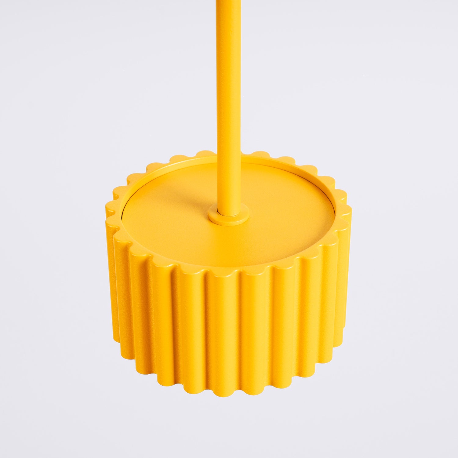 Suspension Aura 1 lumière aluminium jaune GX53 vue rapprochée