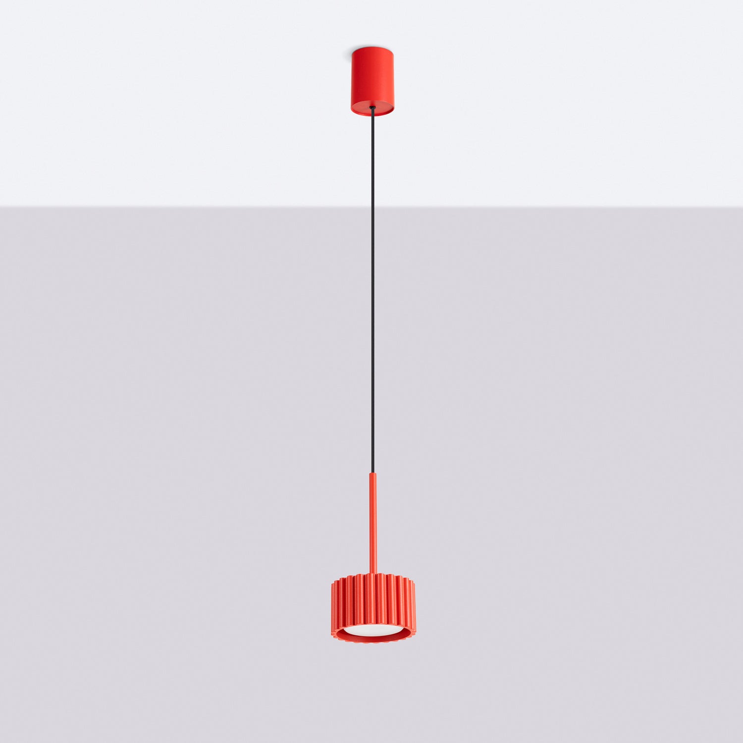 Suspension Aura 1 lumière aluminium rouge GX53 vue de profil