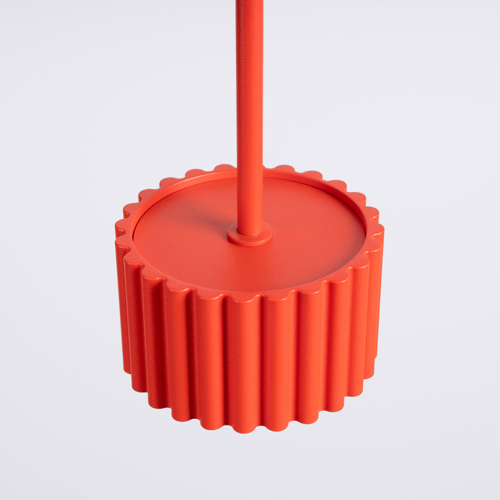 Suspension Aura 1 lumière aluminium rouge GX53 vue rapprochée