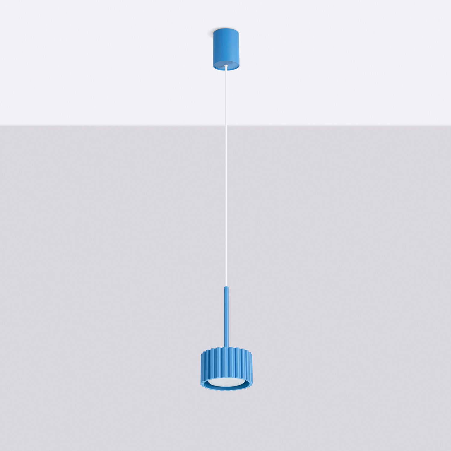 Suspension Aura 1 lumière aluminium bleu clair GX53 vue de profil