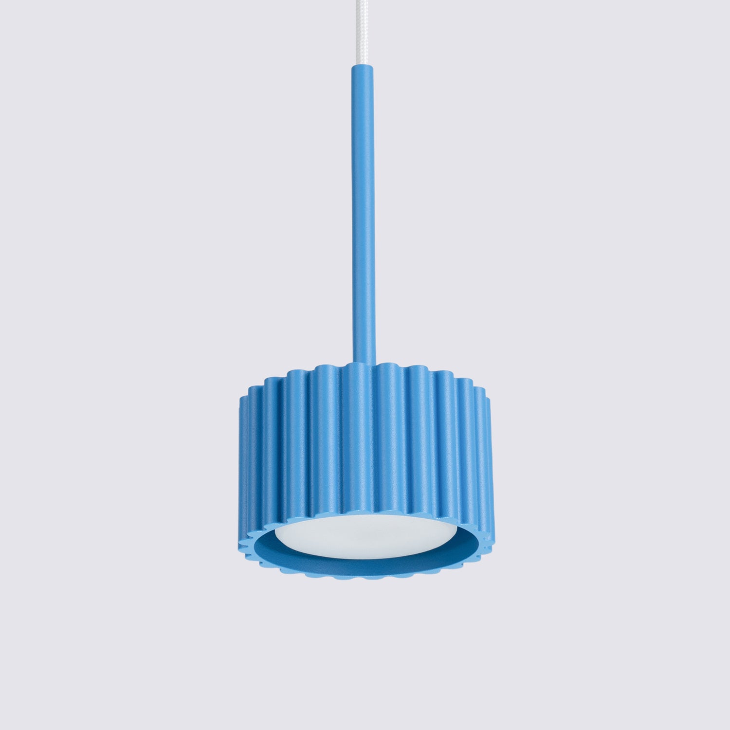 Suspension Aura 1 lumière aluminium bleu clair GX53 en situation