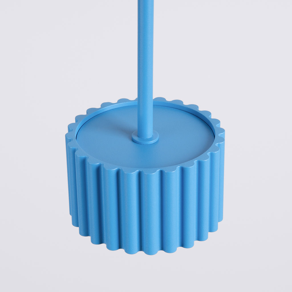 Suspension Aura 1 lumière aluminium bleu clair GX53 vue rapprochée