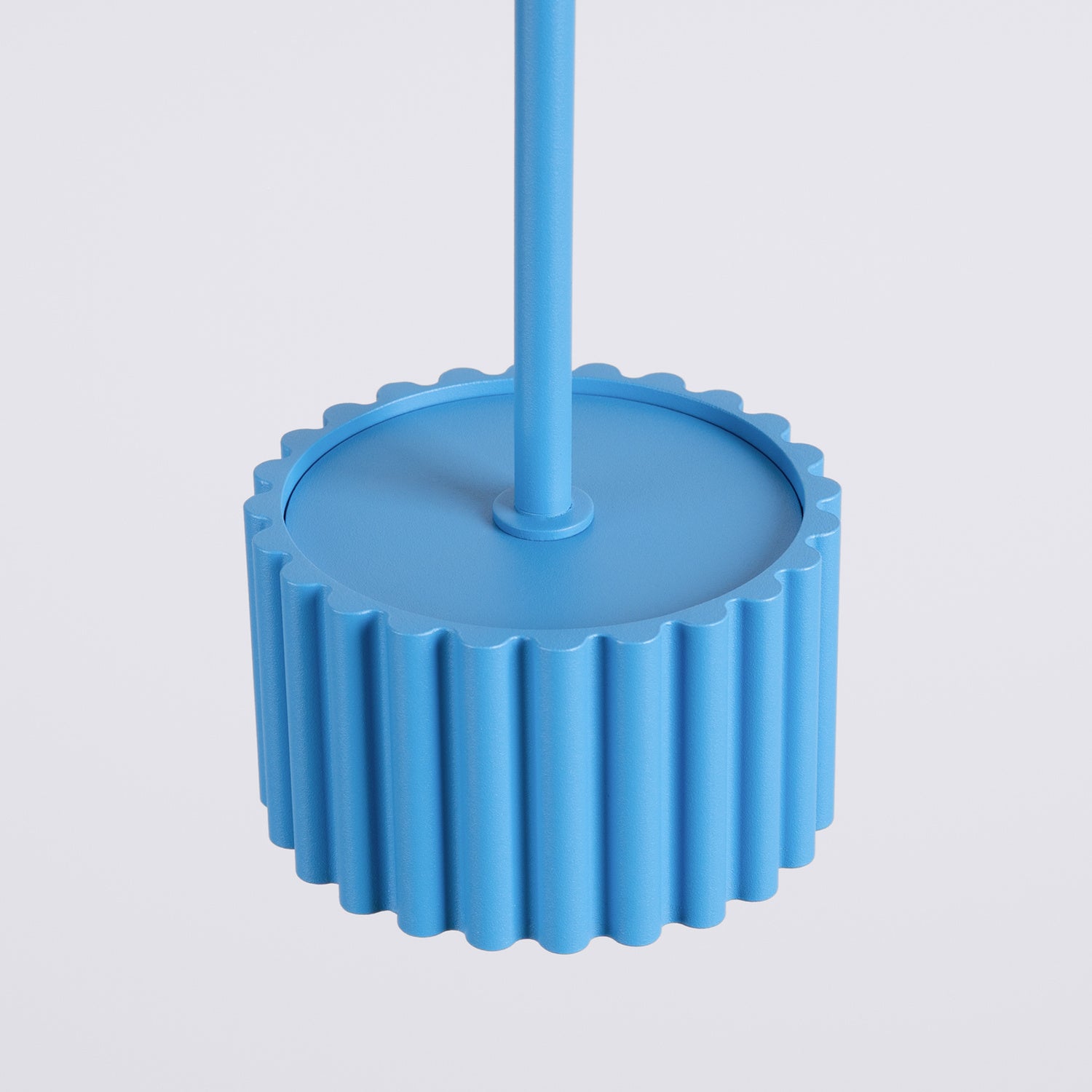 Suspension Aura 1 lumière aluminium bleu clair GX53 vue rapprochée