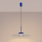 Suspension Ovo disque feutre bleu outremer et beige GX53 vue de trois quarts