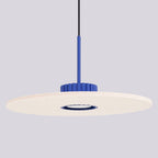 Suspension Ovo disque feutre bleu outremer et beige GX53 en situation