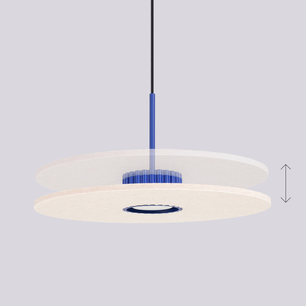 Suspension Ovo disque feutre bleu outremer et beige GX53 vue de dessous