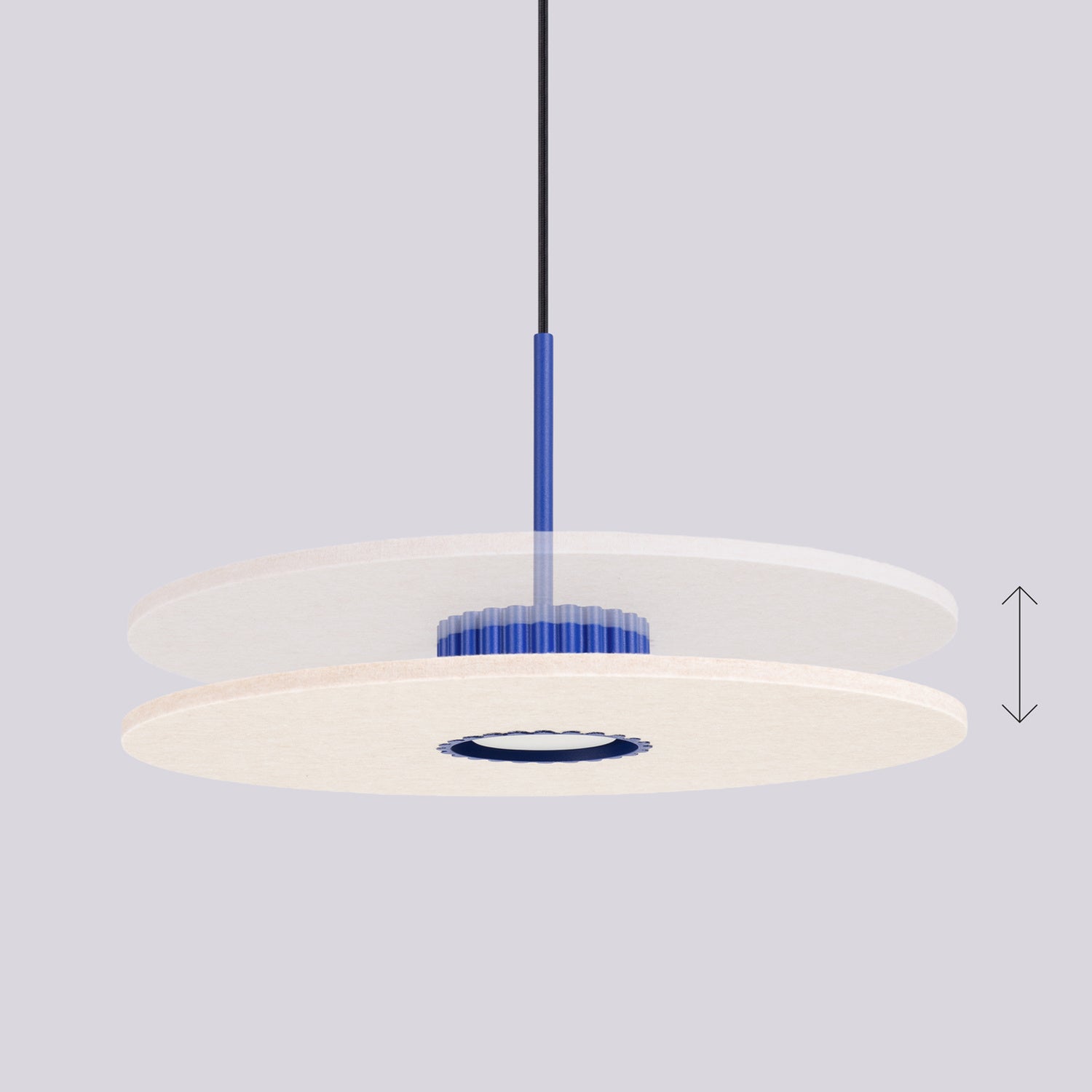 Suspension Ovo disque feutre bleu outremer et beige GX53 vue de dessous