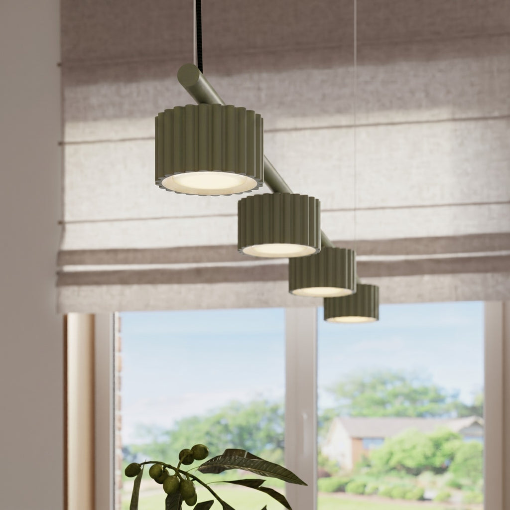 Lustre Aura rampe 4 tambours aluminium vert olive GX53 en situation