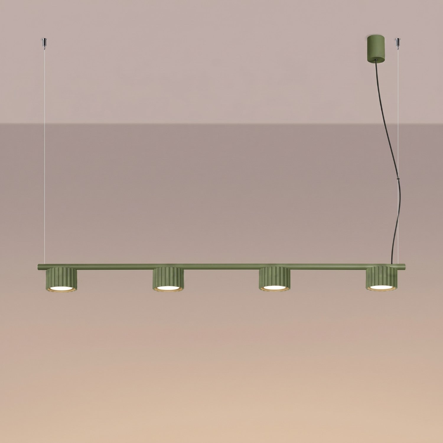 Lustre Aura rampe 4 tambours aluminium vert olive GX53 vue de trois quarts