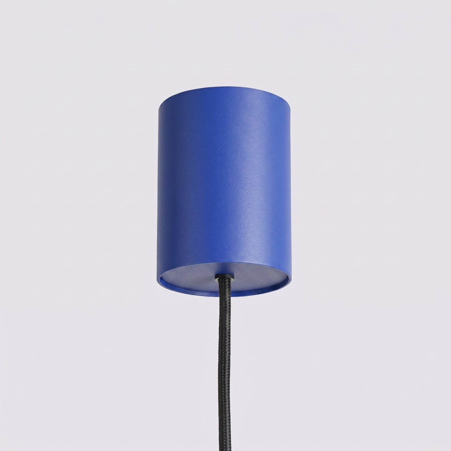 Lustre Aura rampe 4 tambours aluminium outremer GX53 détail