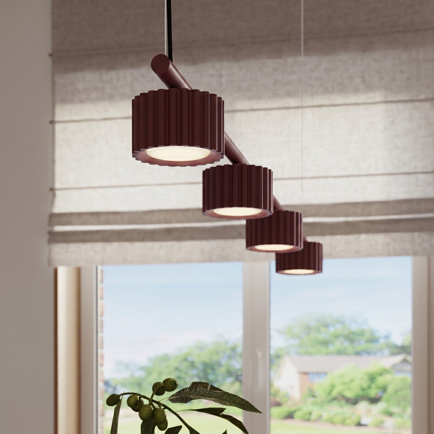 Lustre Aura rampe 4 tambours aluminium bordeaux GX53 en situation
