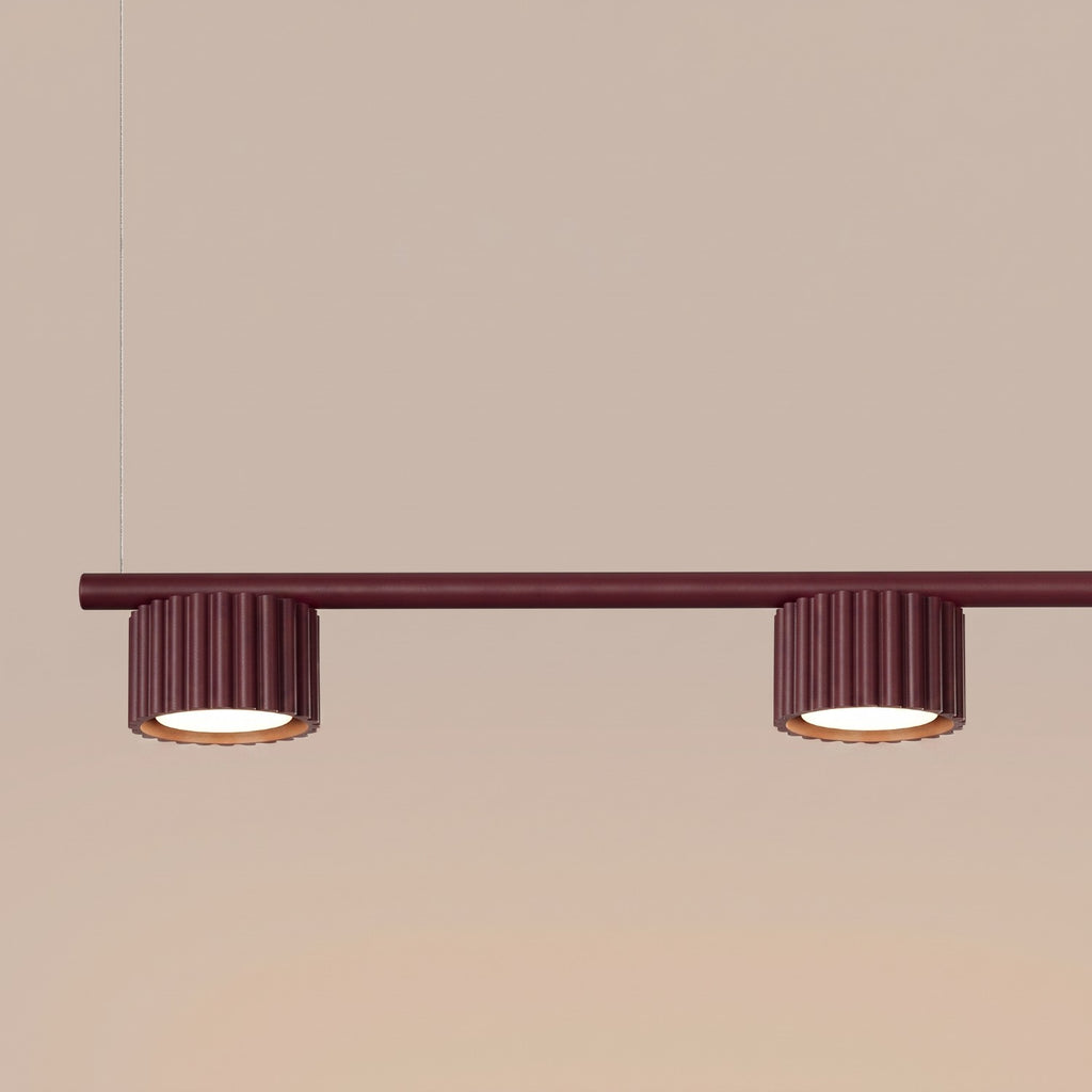 Lustre Aura rampe 4 tambours aluminium bordeaux GX53 détail des cannelures