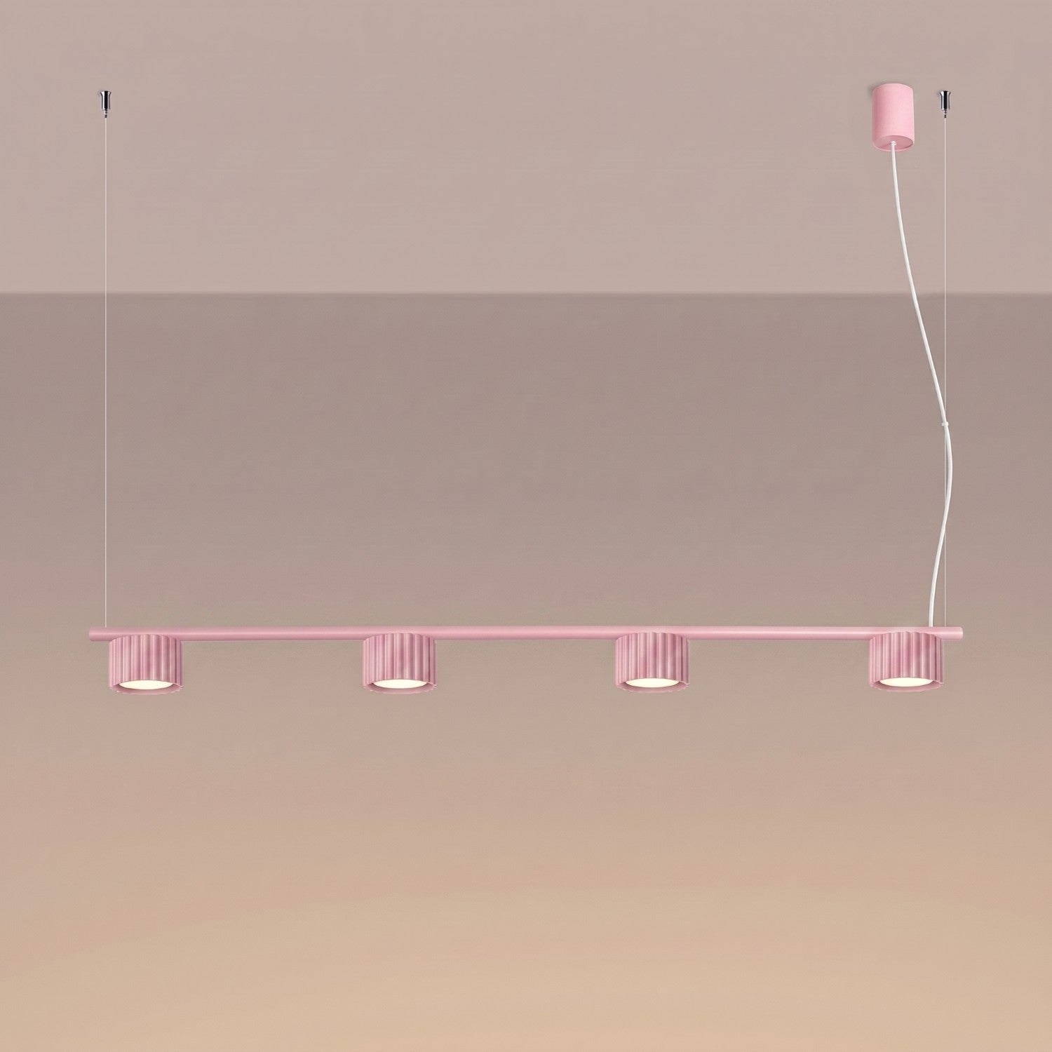 Lustre Aura rampe 4 tambours aluminium rose GX53 vue de trois quarts