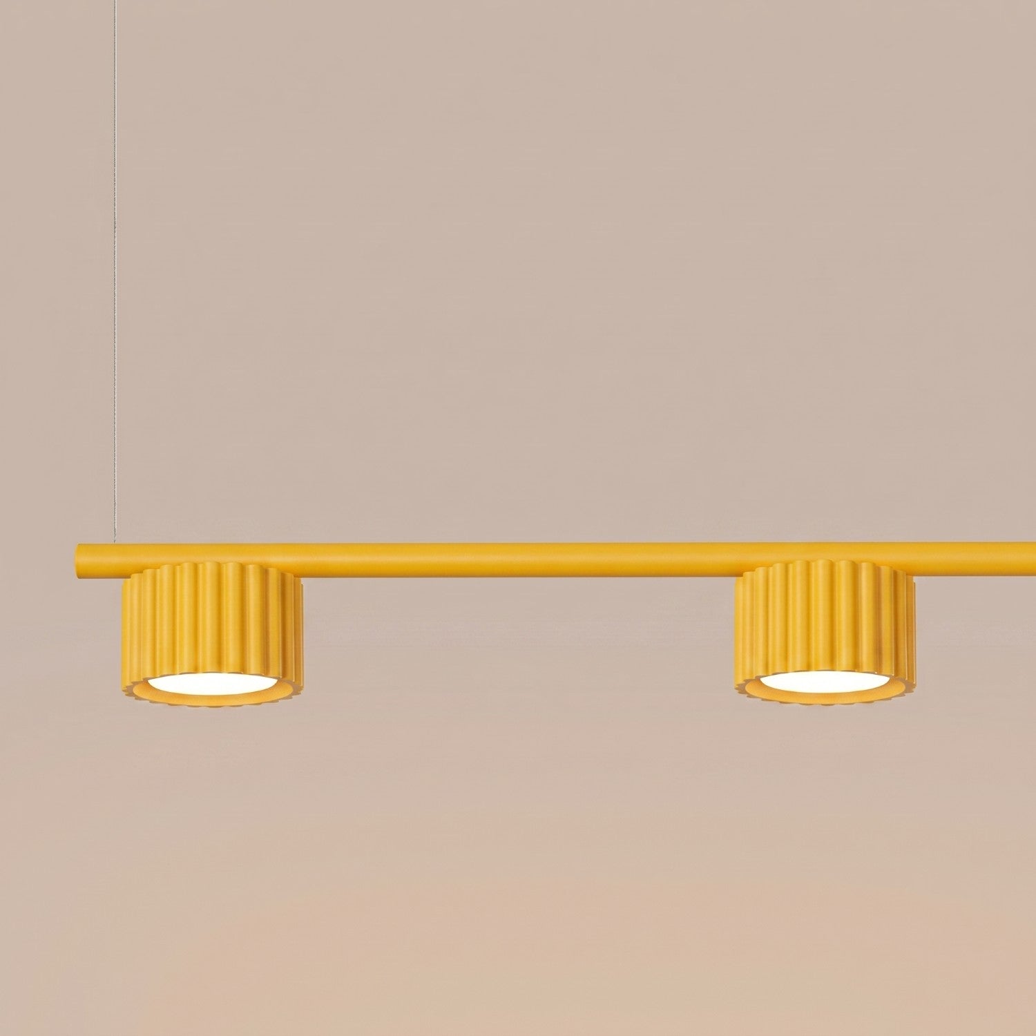 Lustre Aura rampe 4 tambours aluminium jaune GX53 détail des cannelures