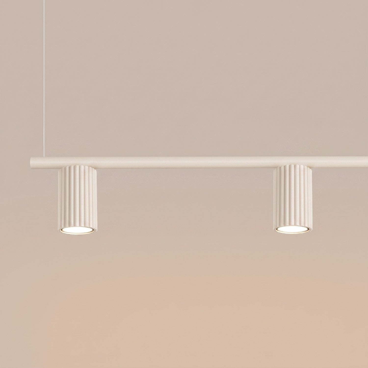 Lustre Karbon rampe 4 spots aluminium beige GU10 en situation