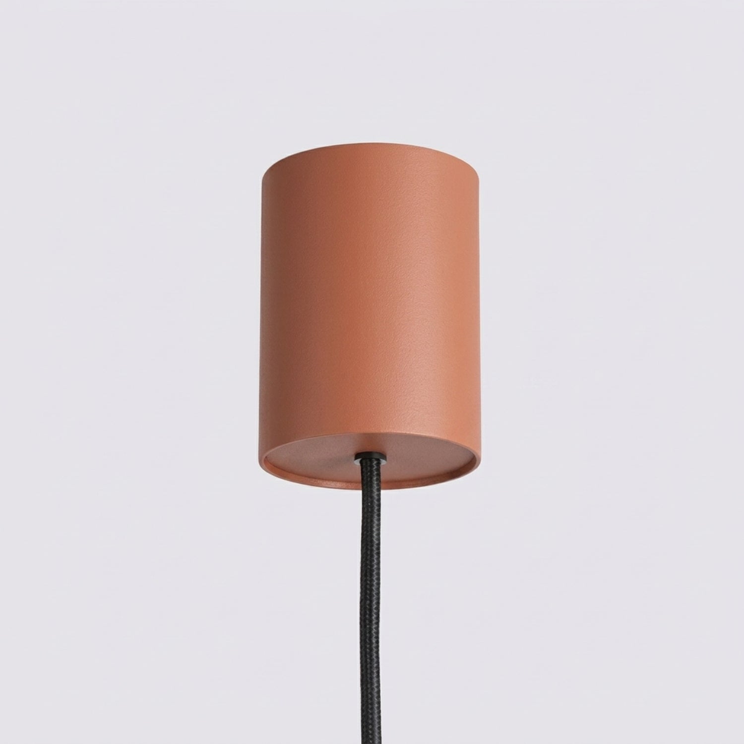 Lustre Karbon rampe 4 spots aluminium rouge ocre GU10 en situation