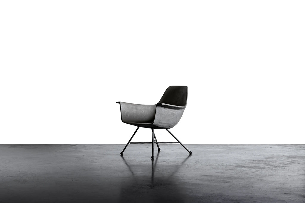 Fauteuil bas en béton Hauteville gris naturel en situation 4