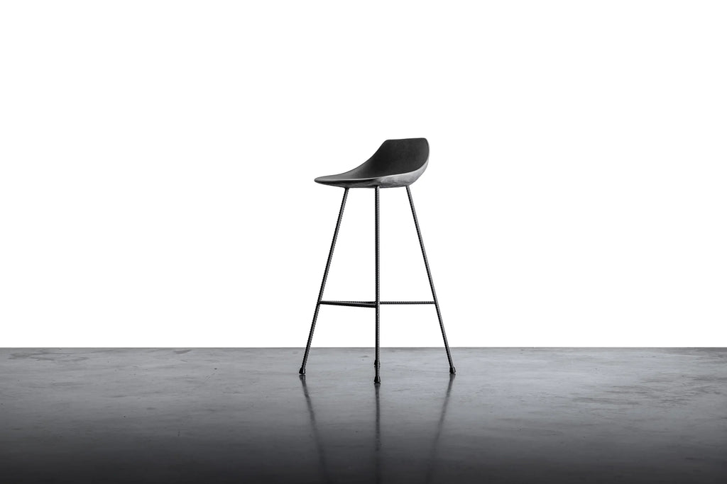 Tabouret de bar en béton Hauteville 77 cm en situation 1