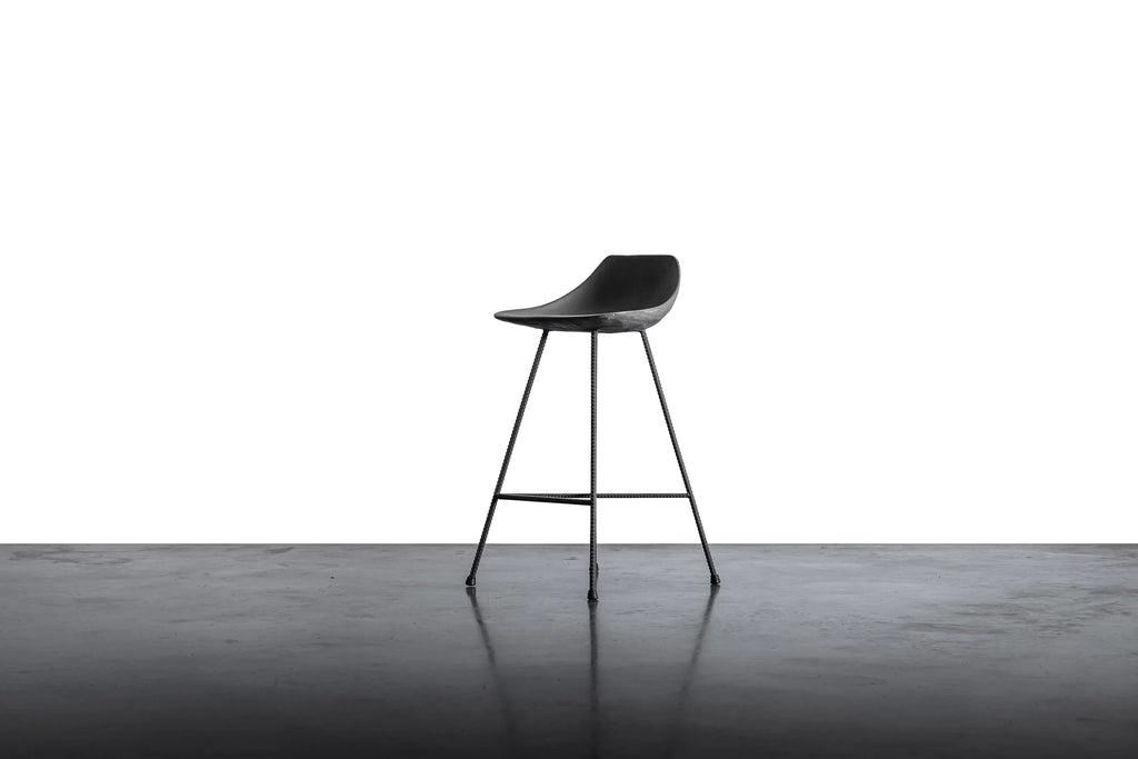 Tabouret de bar en béton Hauteville 67 cm en situation 5